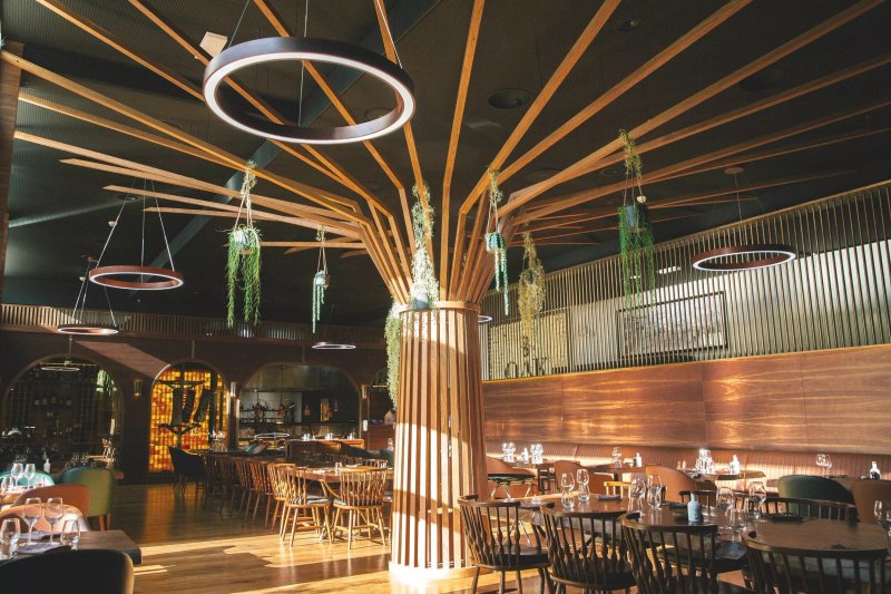 Oak Wine & Grill