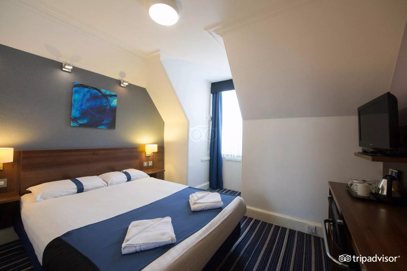 Piries Hotel