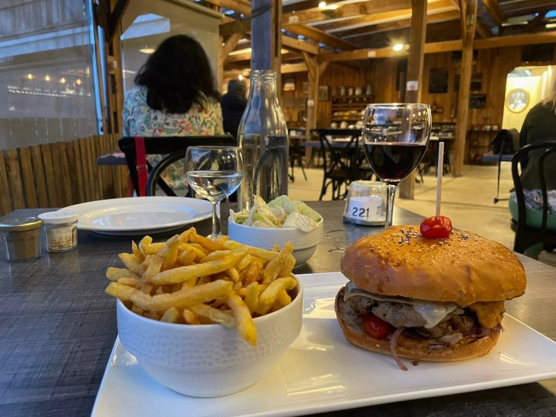 Restaurants & cafés