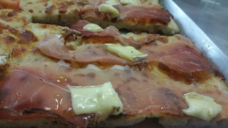 Pizza rustica al taglio
