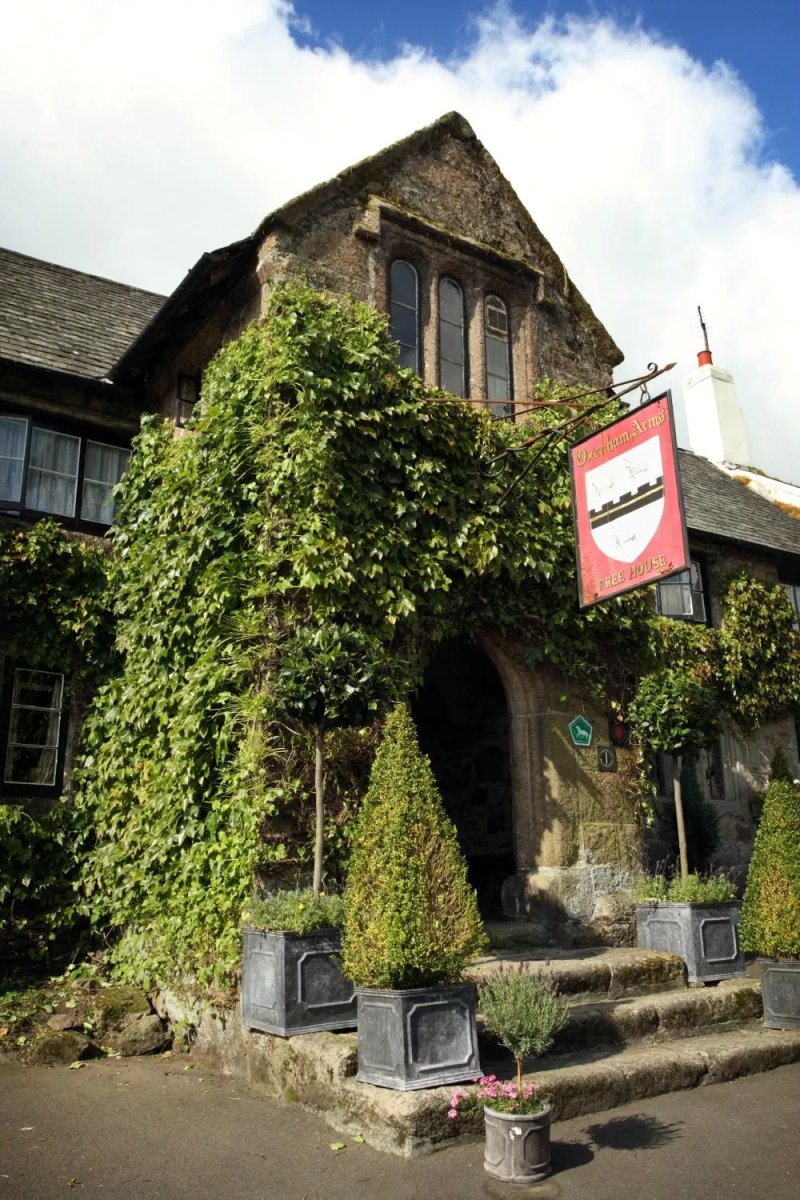 The Oxenham Arms Hotel & Restaurant