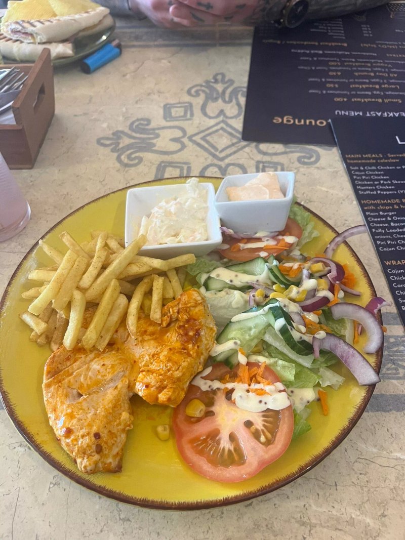 Louie's Bar & Lounge