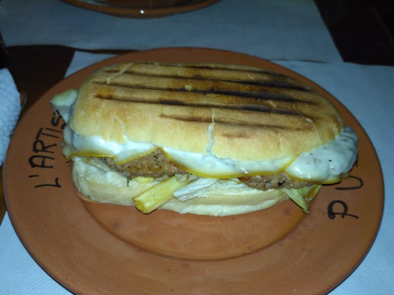 L' Artista Pub