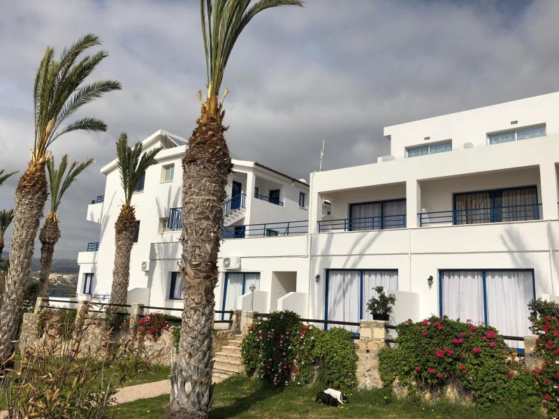 Vrachia Beach Hotel & Suites