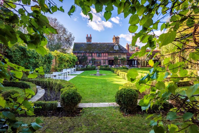 Langshott Manor