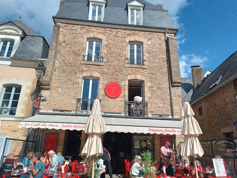 Le Cafe Du Port & L' Annexe Du Port