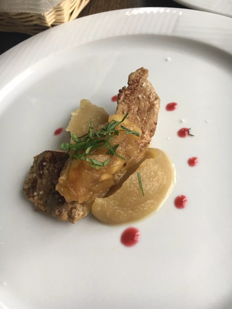 Auspic restaurant & lounge