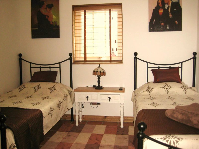 Tanglewood @ Gatwick Guest House