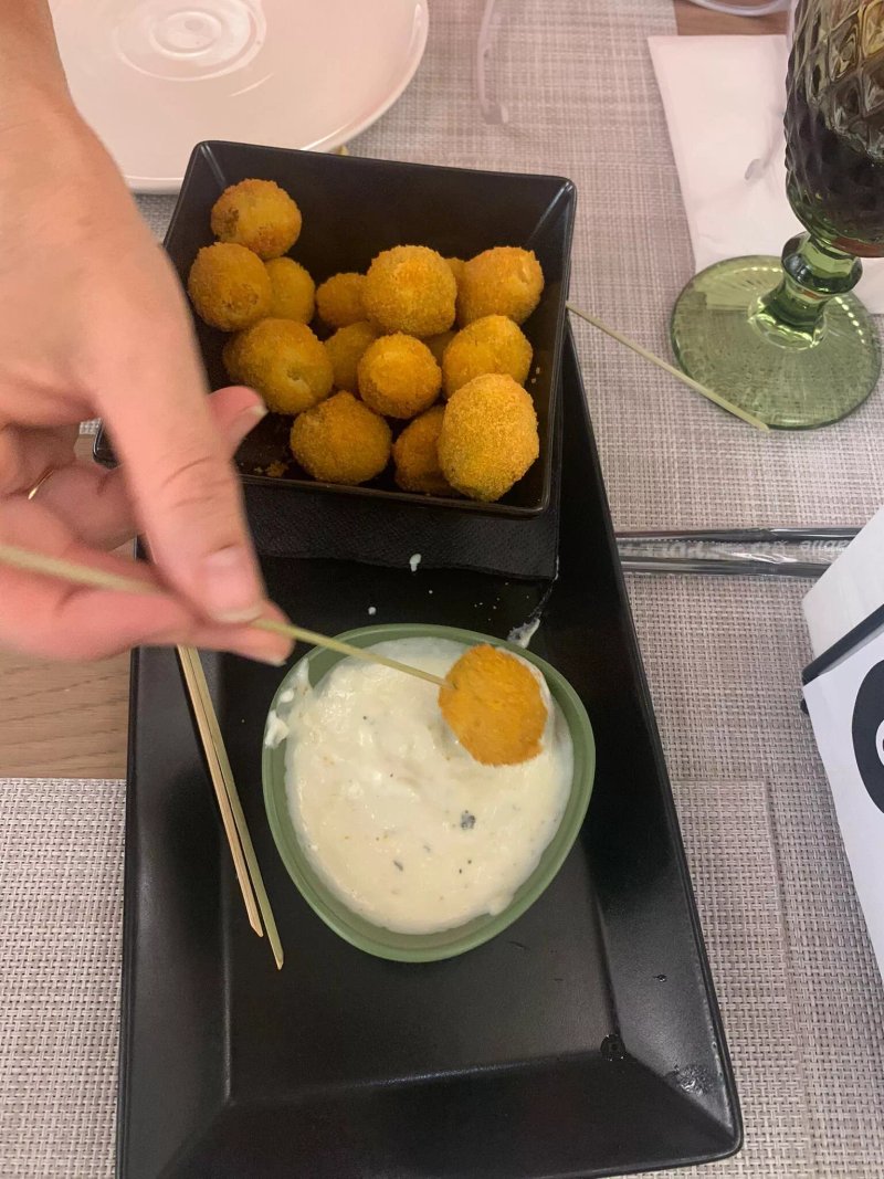 Reina Brasserie