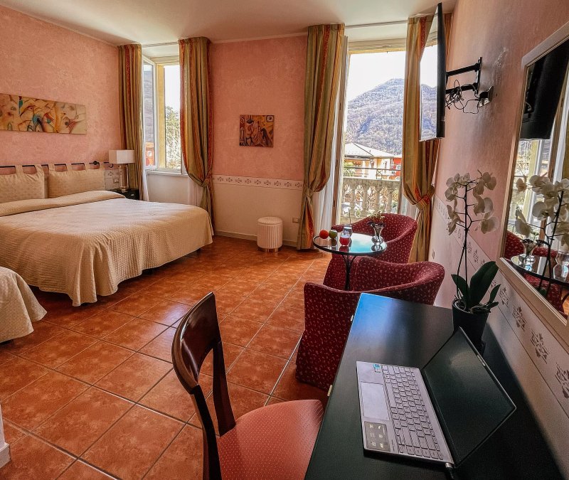 Caroline Hotel Brusimpiano