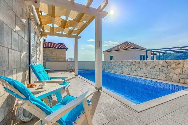 Villa Belleza - sea views, private pool, 70m to the beach