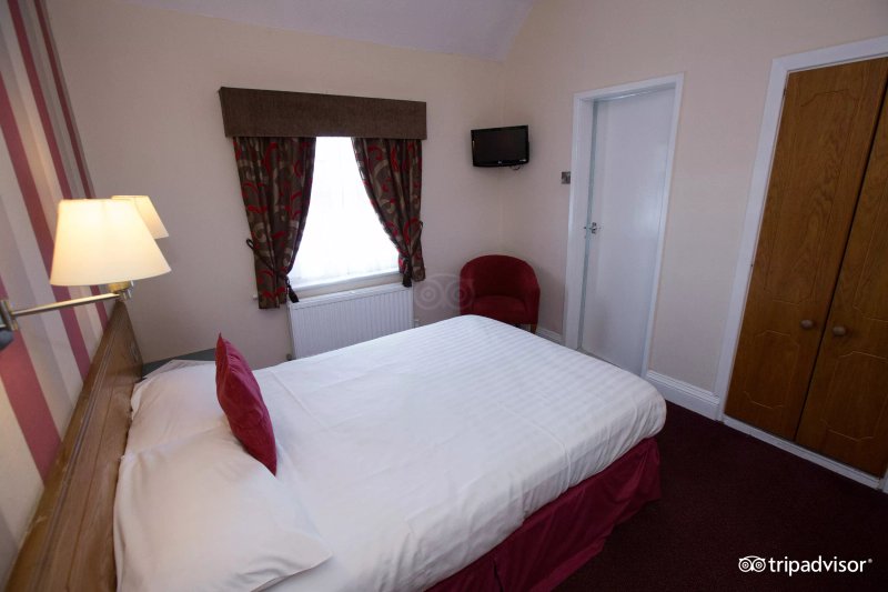 The Cliffs Hotel