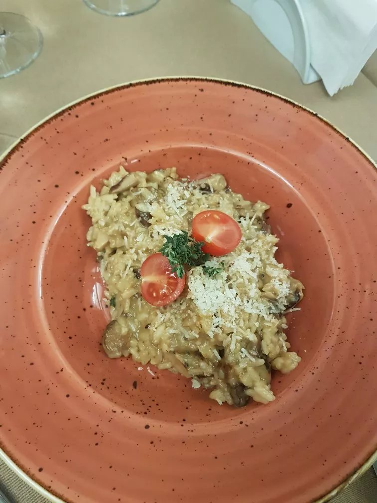 Maxi Greek Restaurant