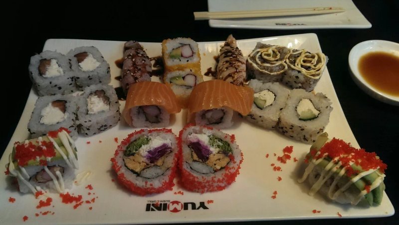 Yumini Sushi & Grill