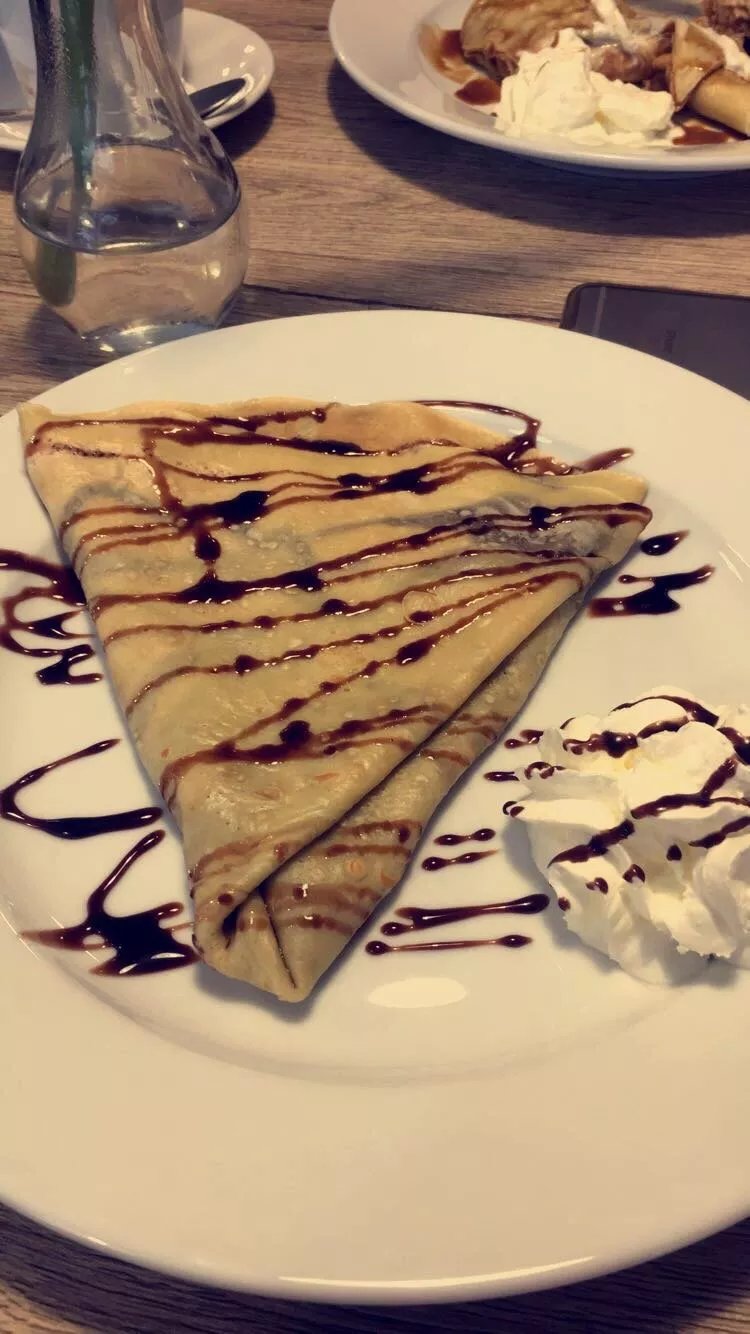 19 Crepes & Coffee