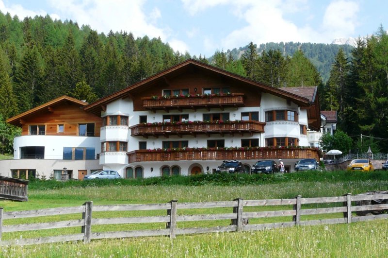 Garni Hotel Rosengarten Alpine Living