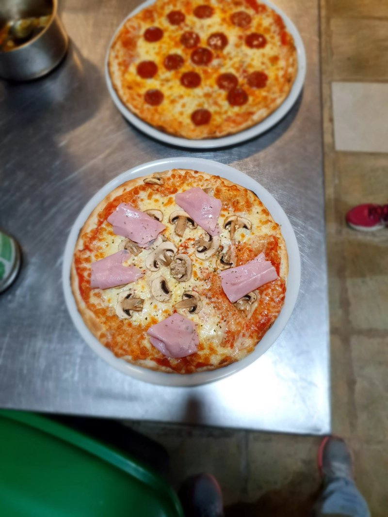 Pizzeria La Pluma