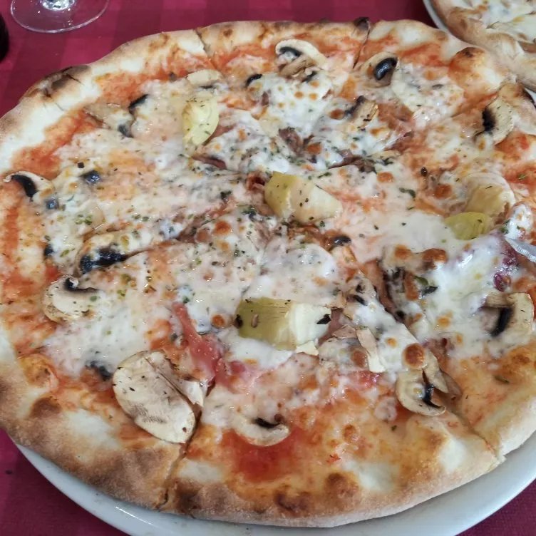 Restaurante y Pizzeria Carlos