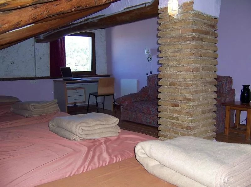 Ull de Canals Youth Hostel - Albergue