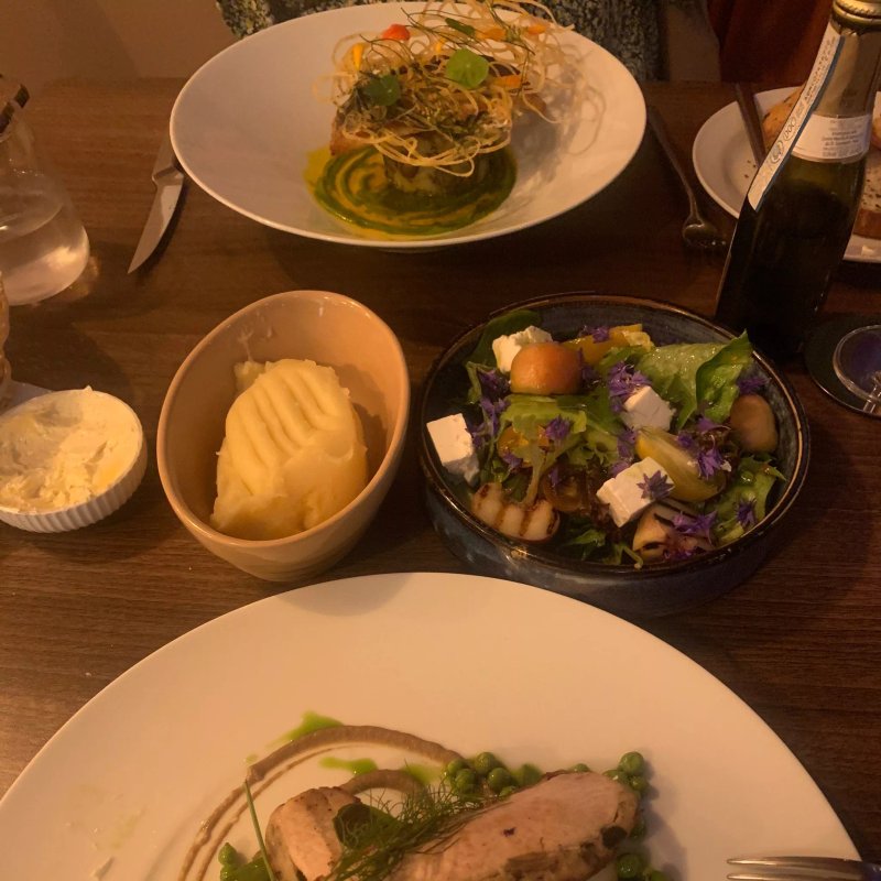 Toppers Restaurant & Rooms