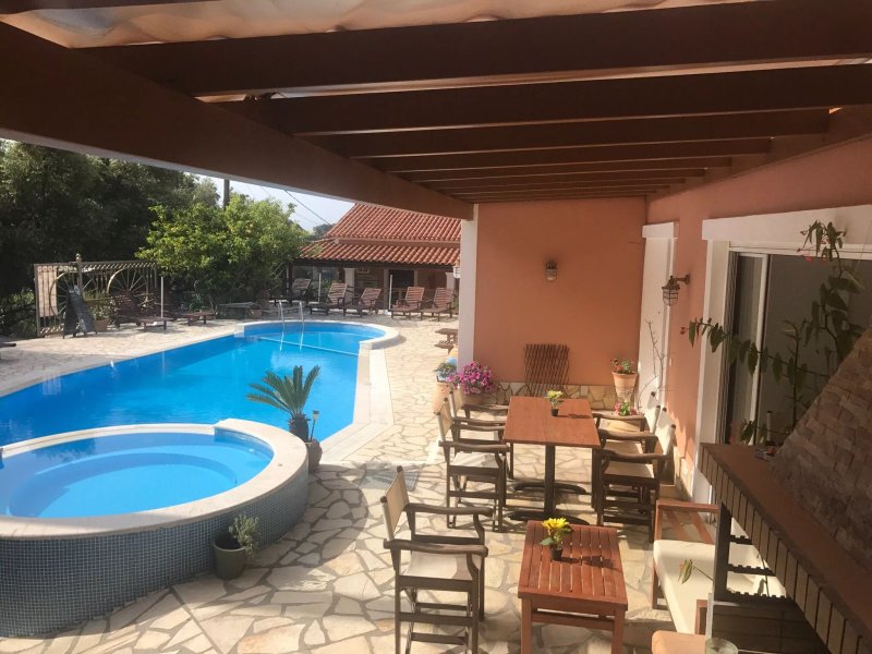 Angel's Pool Bar Apartments