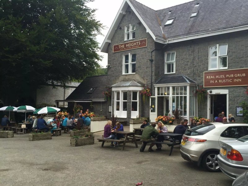 The Heights Bar & Kitchen