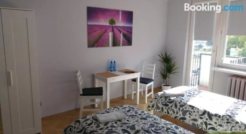 Admatch Niepodleglosci Rooms Metro