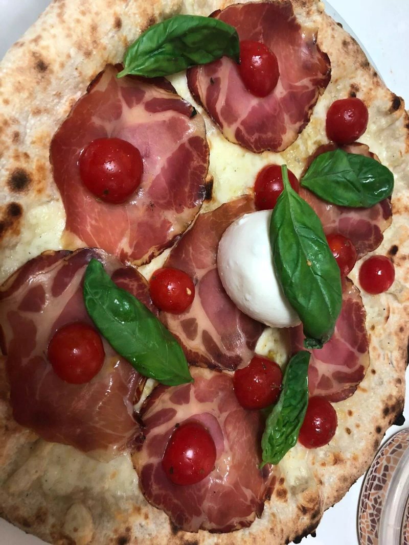 La Pazzeria Pizzeria
