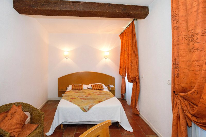 Logis Hôtel Rest. du Midi