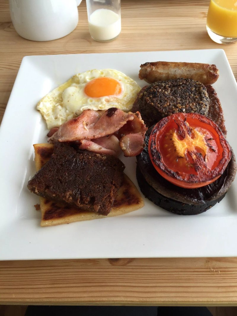 Bistro & Rooms by the Sea at Caledonian House