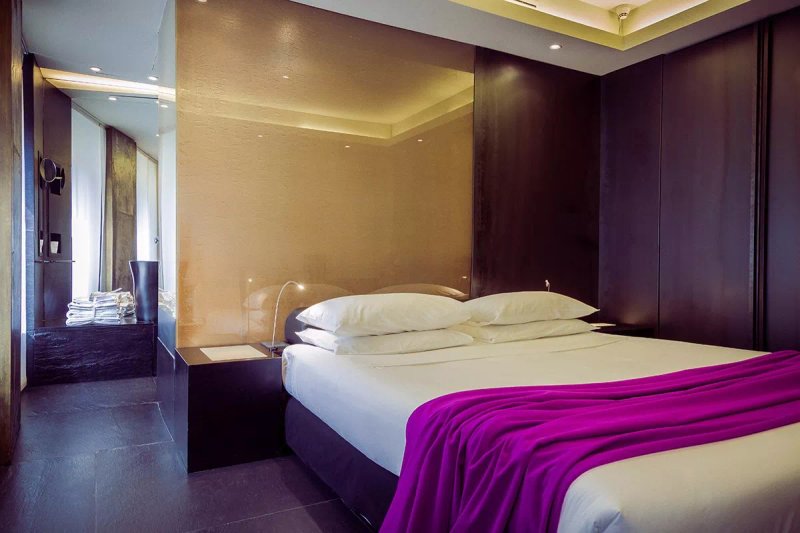 STRAFhotel&bar