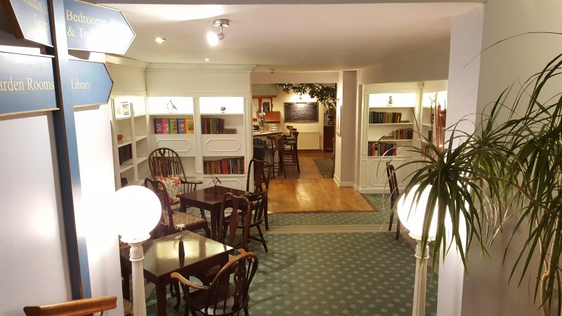 Apple Tree Hotel