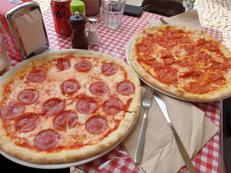 La Bruschetta Pizza & Snack