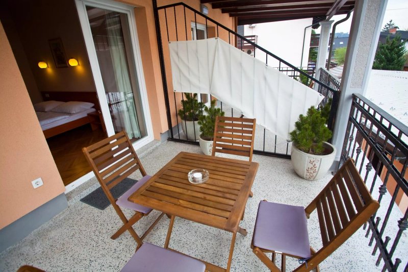 Alo Apartments `Vila Klara`