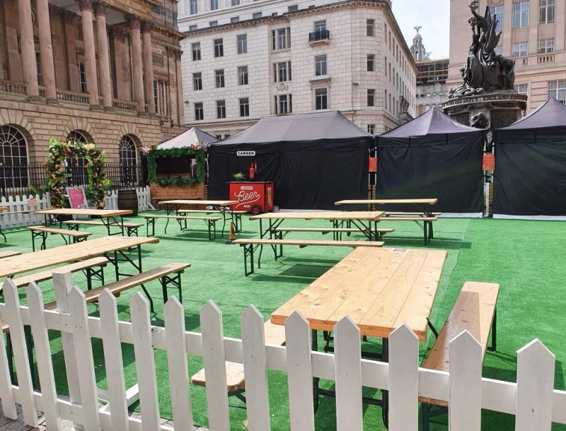 Spring In The Square Bar