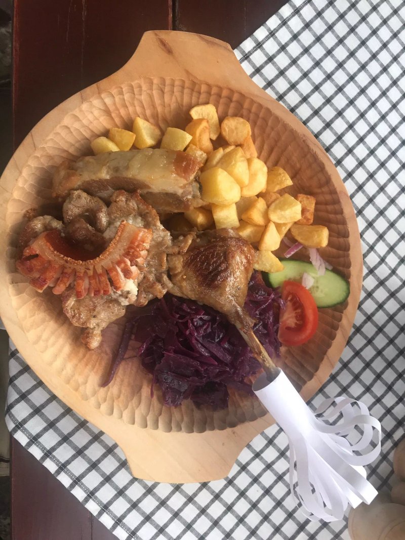 Hegyalja Restaurant and Wine Bar