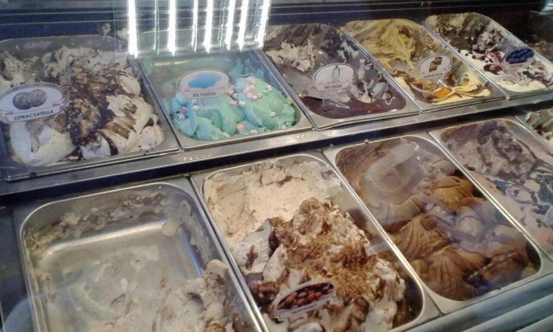 A Cappella Cafe' and Confectionery