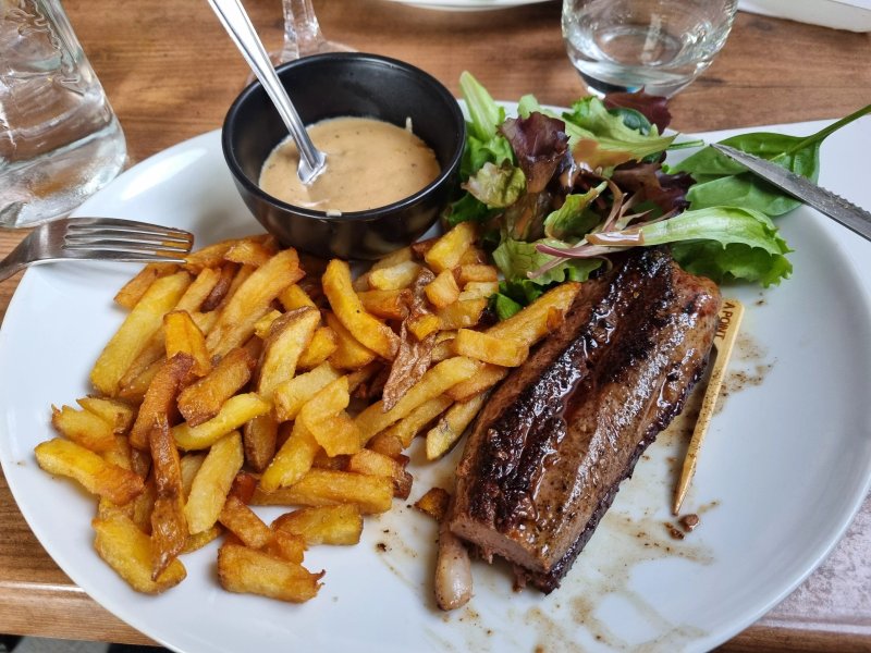 Cafe de la Paix 51