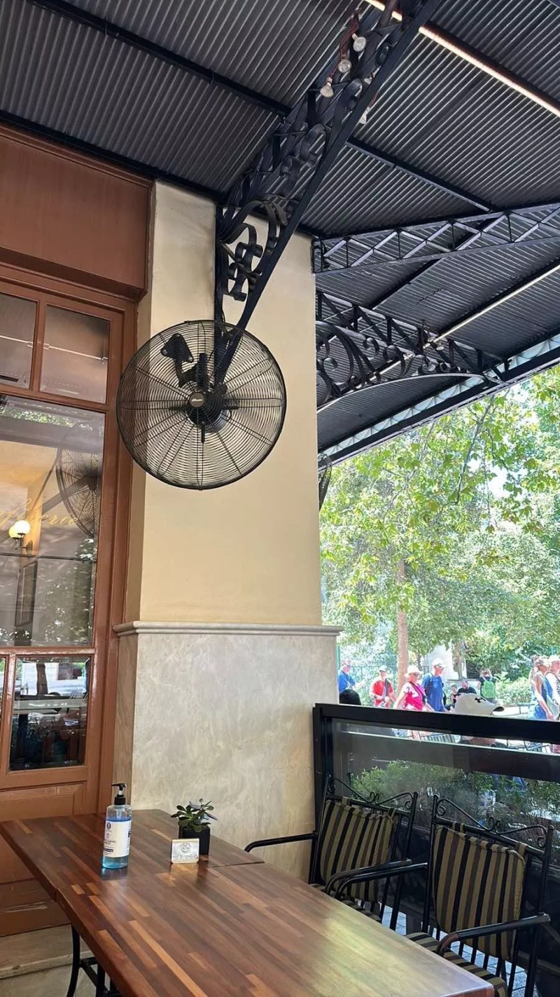 Metropol Cafe