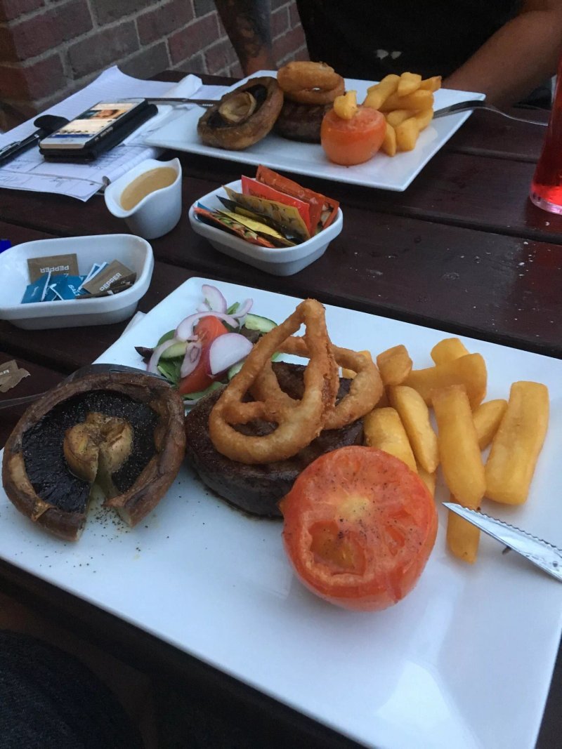The Horse & Harrow