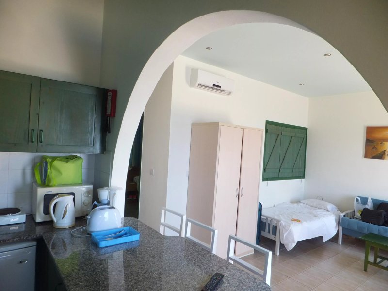 Myroandrou Beach Apartments