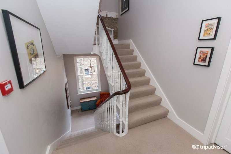 Artist Residence London