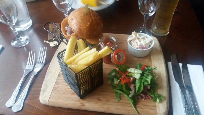 The Hand Hotel Restaurant & Bar