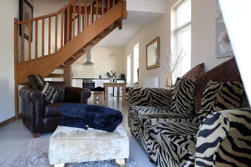 Sugarloaf Cottage. Elegant, spacious and stylish.