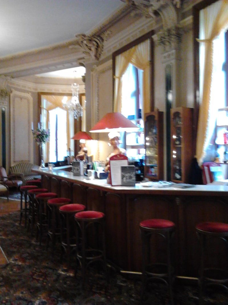 Parkrestaurant Les Cascades und Terrasse
