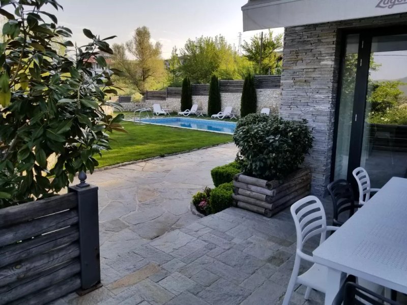 Friends Villa