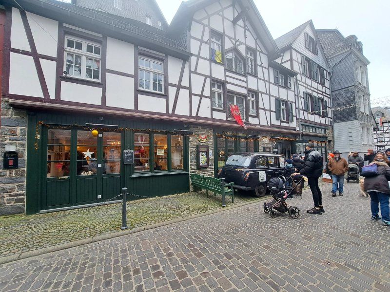 Huftgold, essen und trinken