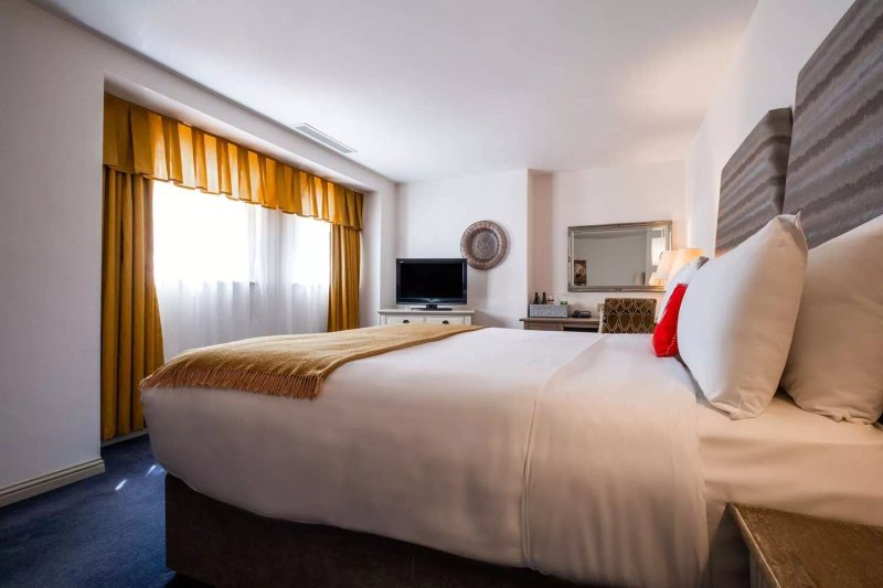 The House Hotel