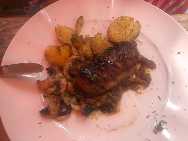 Le Porc Marly bouchon bar a vin