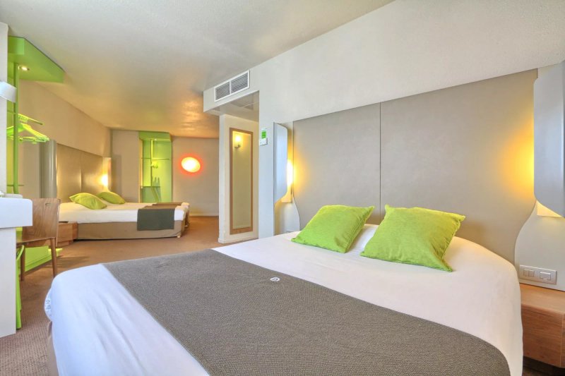 Campanile Roissy Hotel